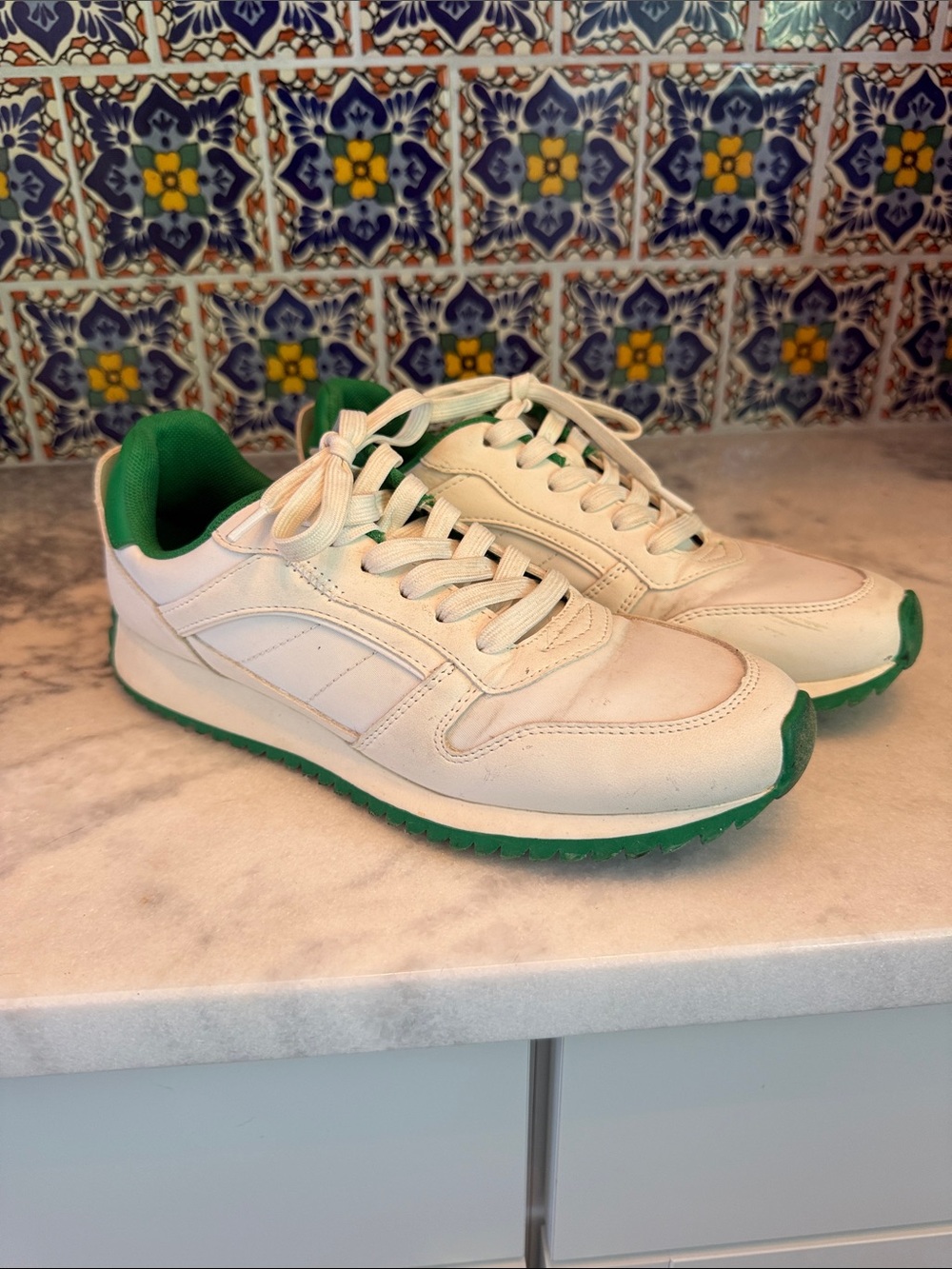Steve Madden White and Green Women's Low-Top Sneakers